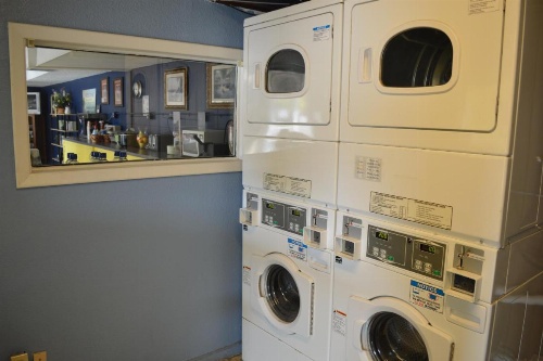 Americas Best Value Inn Sheridan image 27